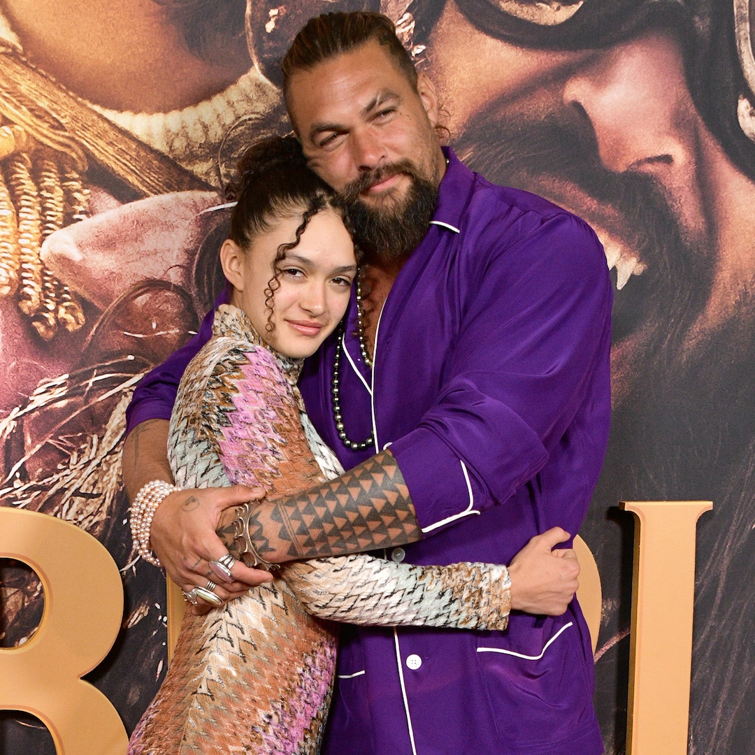 Jason Momoa’s Daughter Steals the Present Throughout Crimson Carpet Interview Jason Momoa’s Daughter Steals the Present Throughout Crimson Carpet Interview
